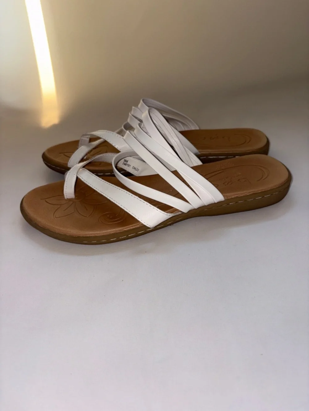 b.o.c. Alisha‎ - White Multi-Strap Slide Sandals - Size 9 - Picture 5 of 7